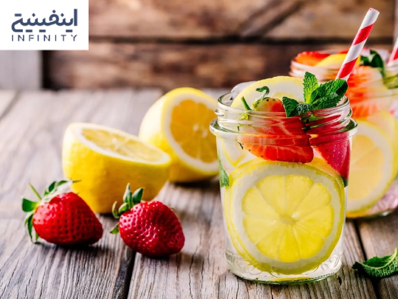 لیموناد و توت فرنگی