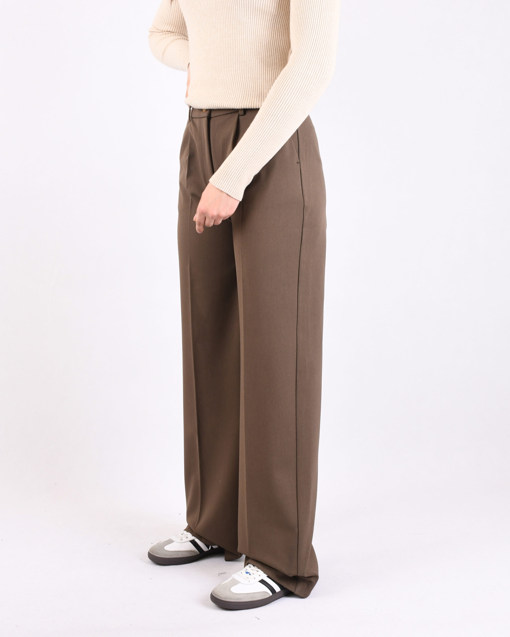 شلوار گاباردین نیم بگ L00356
